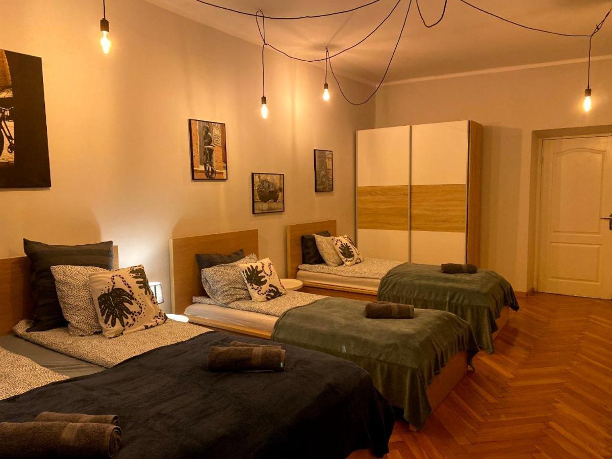 Lares And Penates Apartment คราคูฟ ภายนอก รูปภาพ