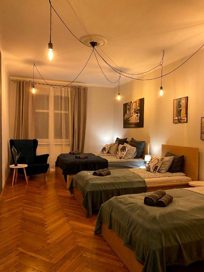 Lares And Penates Apartment คราคูฟ ภายนอก รูปภาพ