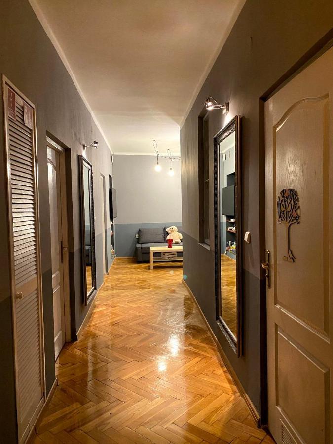 Lares And Penates Apartment คราคูฟ ภายนอก รูปภาพ